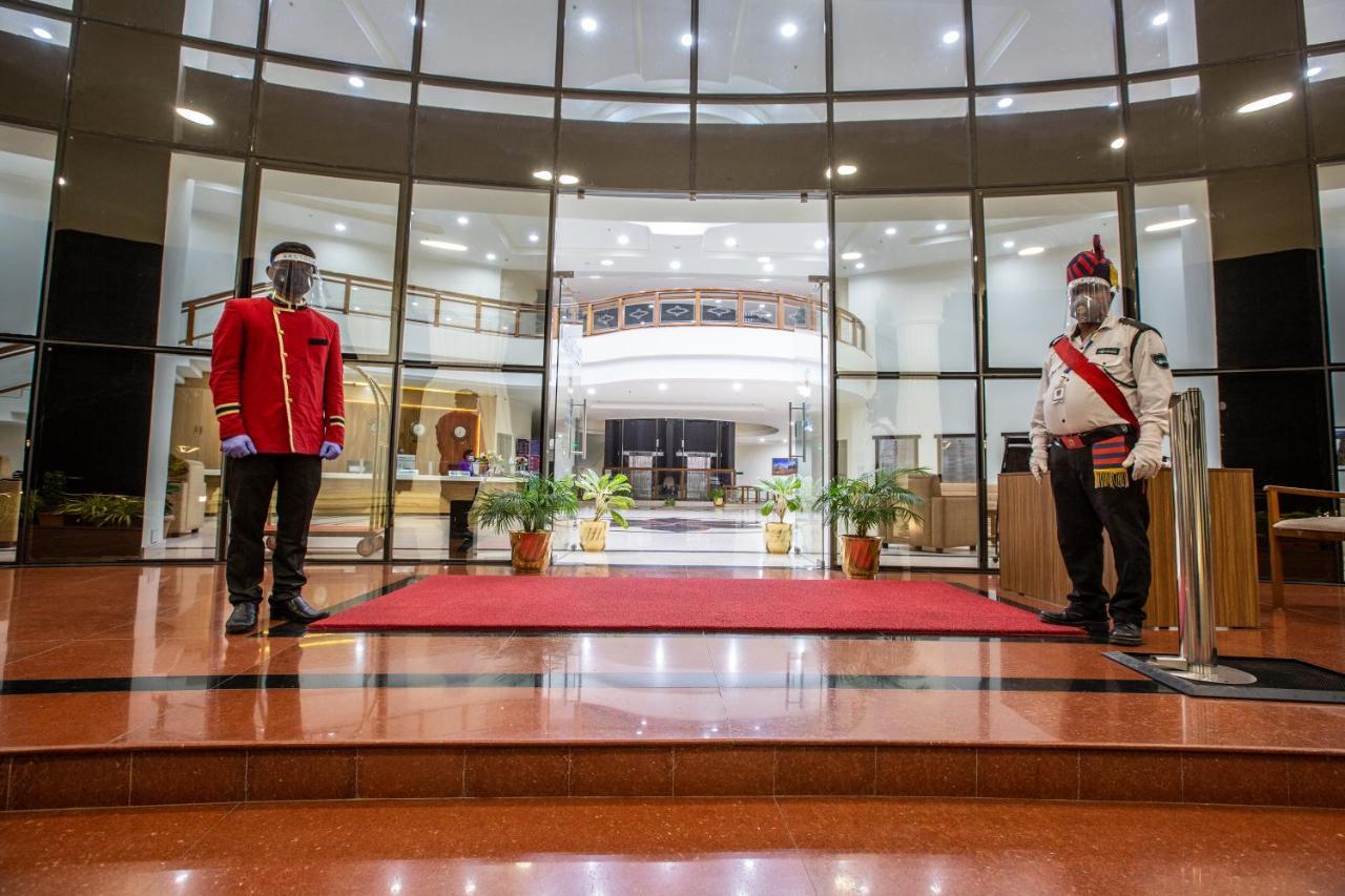 Kstdc Kumarakrupa Hotel Bengaluru Kültér fotó